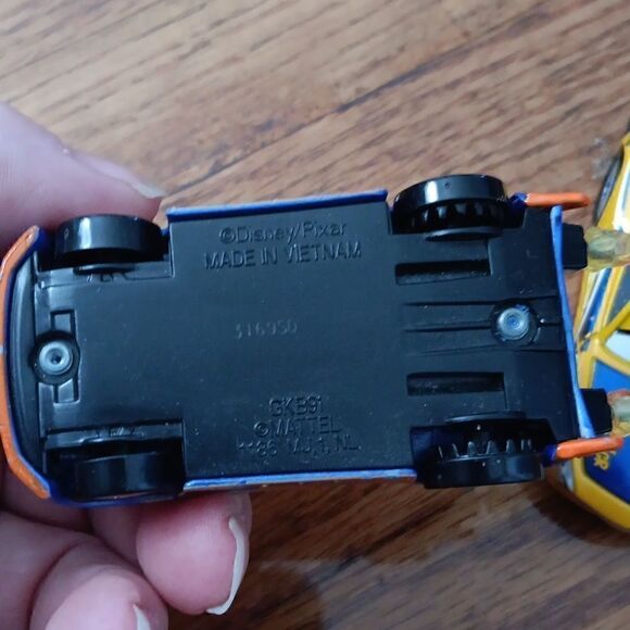 DISNEY   - Picture 6 of 7